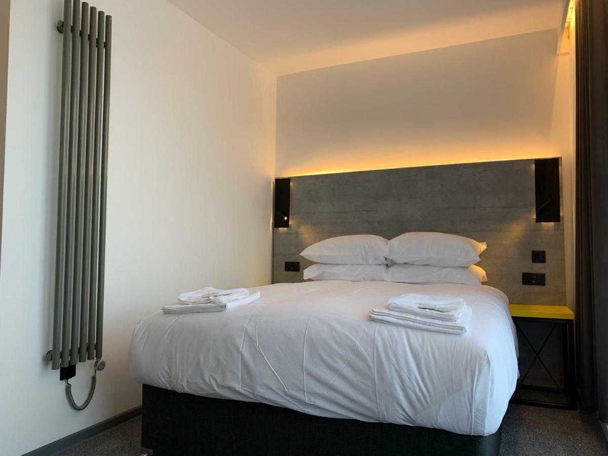 Motel Air Glasgow Airport Paisley Extérieur photo