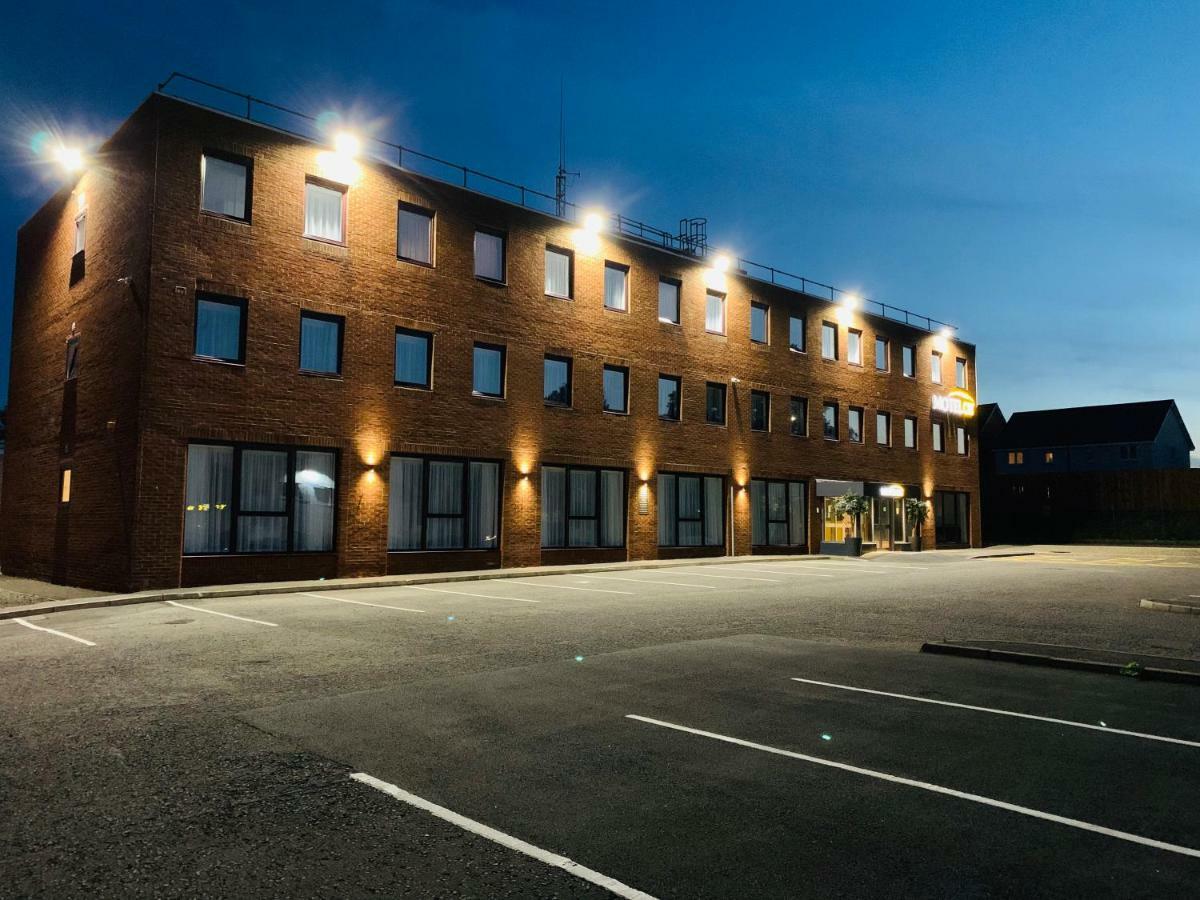 Motel Air Glasgow Airport Paisley Extérieur photo