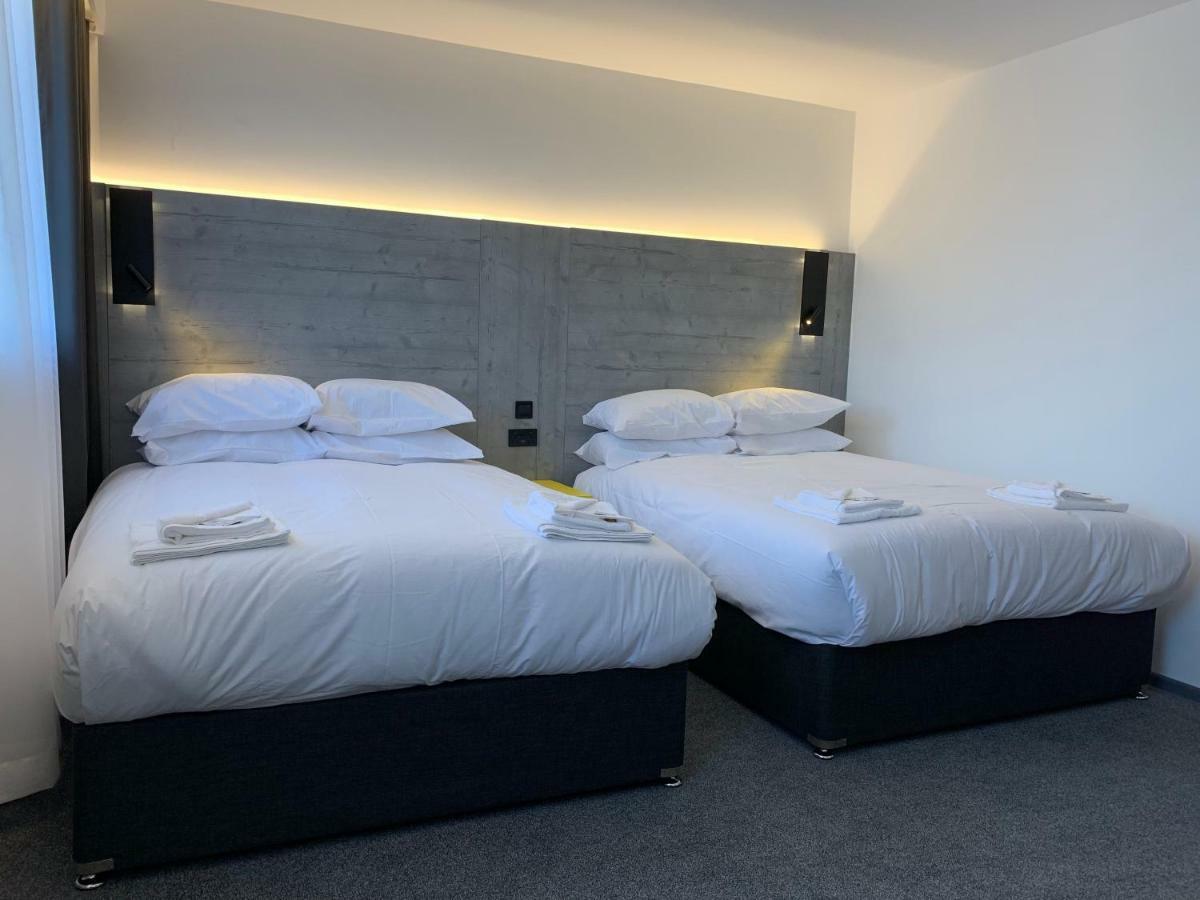 Motel Air Glasgow Airport Paisley Extérieur photo