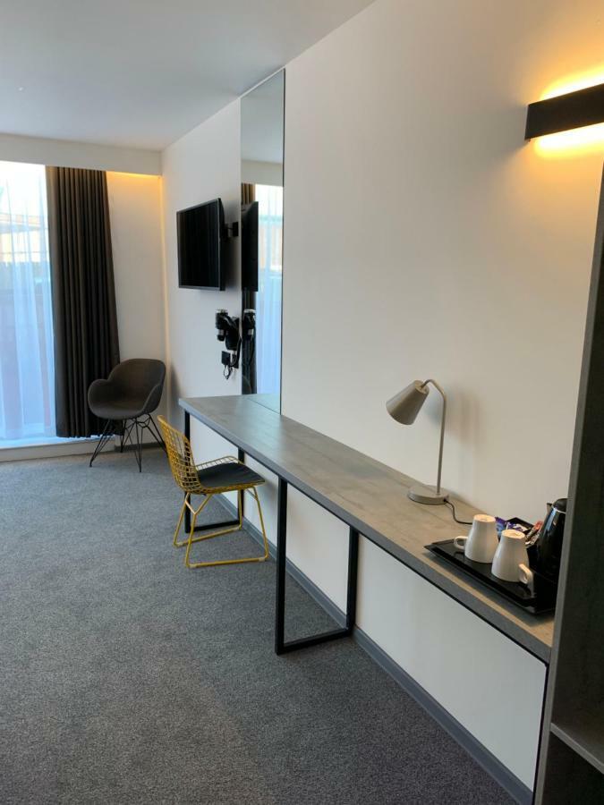 Motel Air Glasgow Airport Paisley Extérieur photo