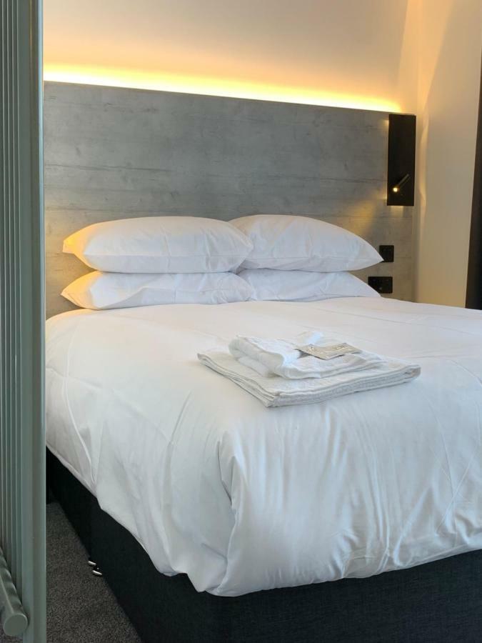 Motel Air Glasgow Airport Paisley Extérieur photo